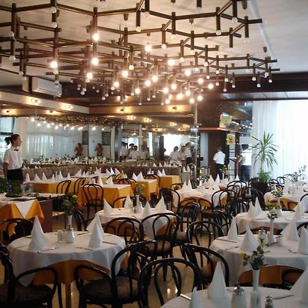 Depadansa Marina & Primorka Hotel Omisalj Bagian luar foto