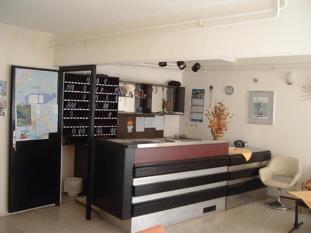 Depadansa Marina & Primorka Hotel Omisalj Ruang foto