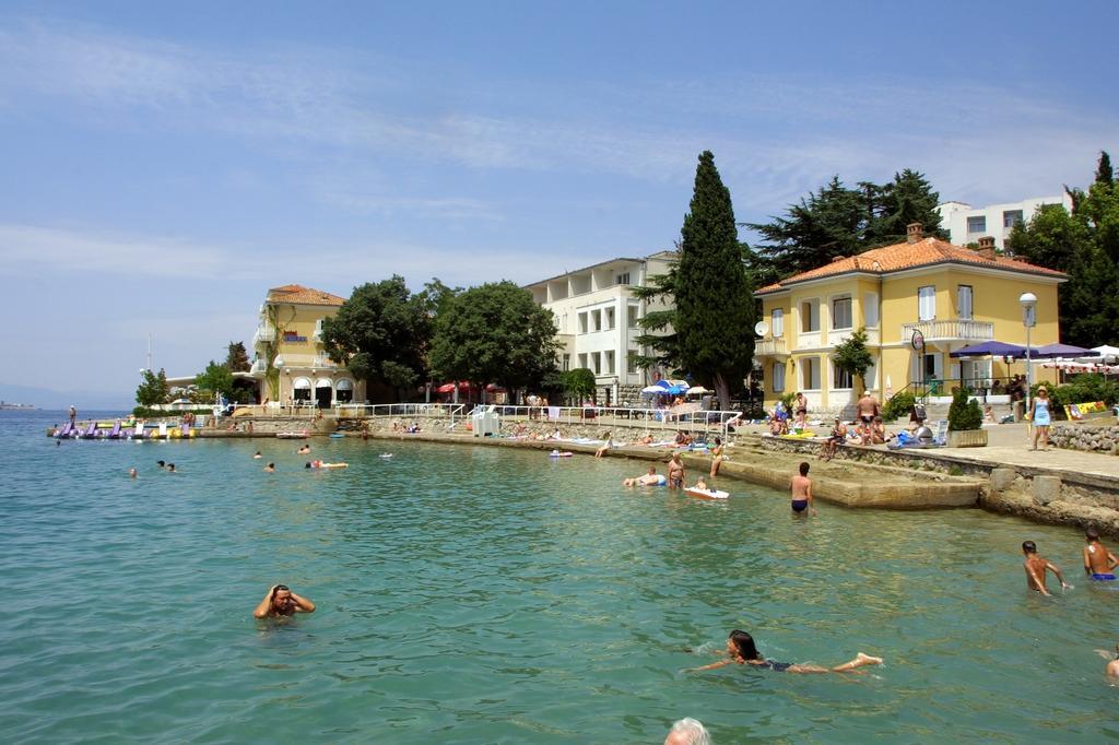 Depadansa Marina & Primorka Hotel Omisalj Bagian luar foto